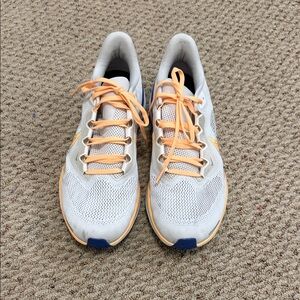 Light Gray & Orange Men’s Running Sneakers